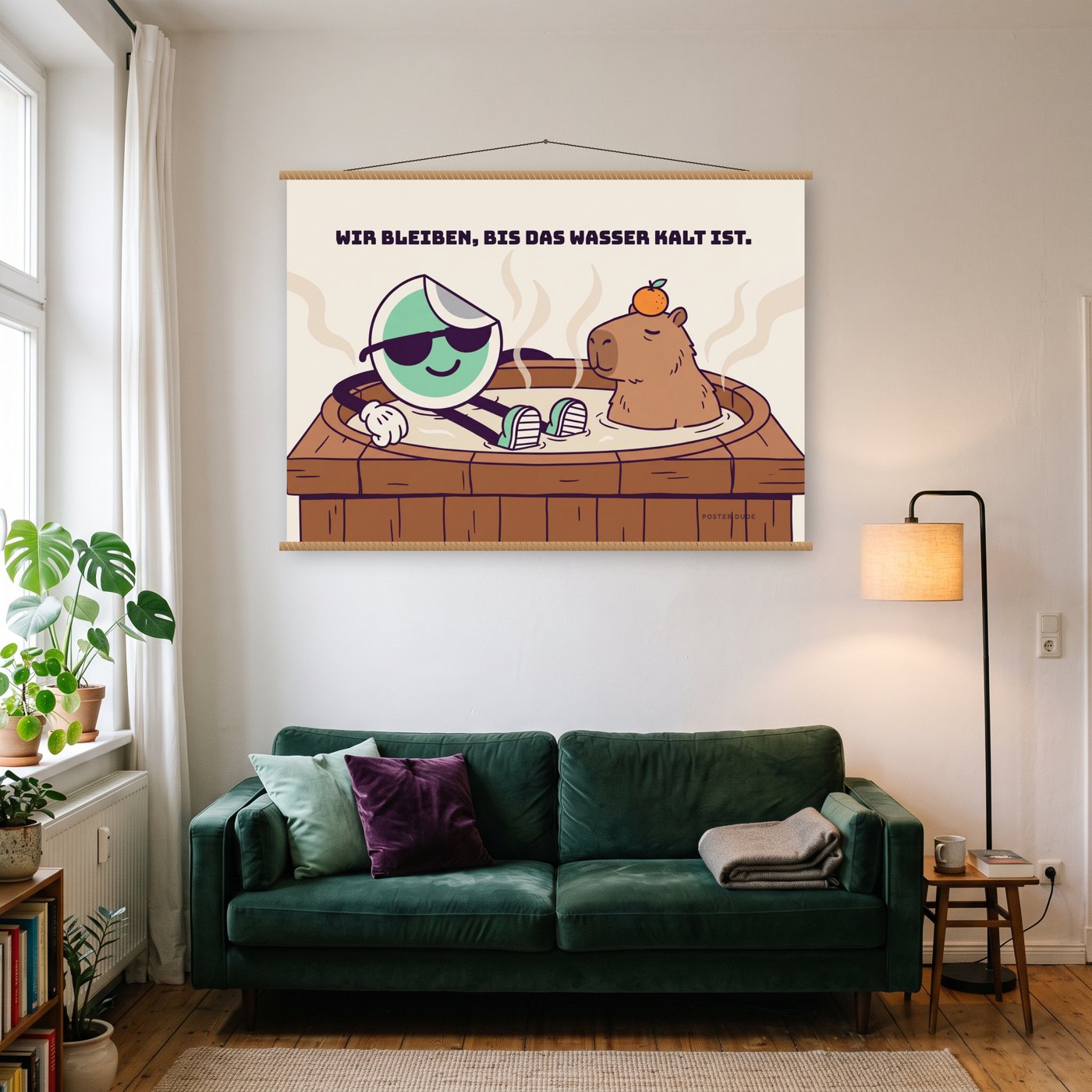 Dude & Capybara – Poster mit Posterleiste an der Wand